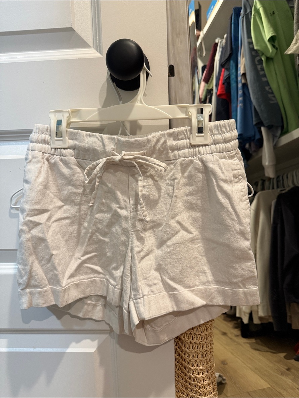 Old Navy Women's White Drawstring Athletic Lounge Shorts